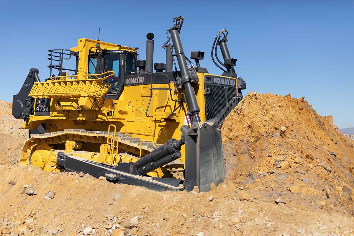 Komatsu D475A-8 Surface Mining Dozer built for years of reliable service