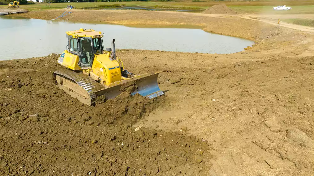 Operator Virgilio Maldonado pushes dirt with a Komatsu D61PXi intelligent machine control (IMC) dozer. “Komatsu’s intelligent dozers have really made our job easier,” said Maldonado