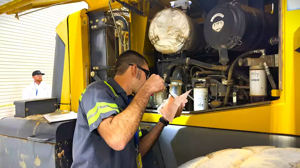 Technician Dante Jarvis-Turner competes in Komatsu’s national Advanced Technician Competition (ATC) held at Komatsu’s Cartersville Customer Center in Georgia.