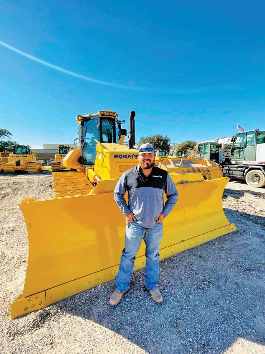 Eddie Garcia trains customers on Komatsu Smart Construction