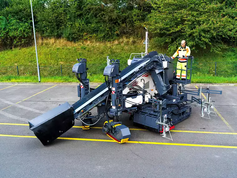 New Wirtgen SP33 Slipform Paver Launches with Advanced Roadbuilding Capabilities