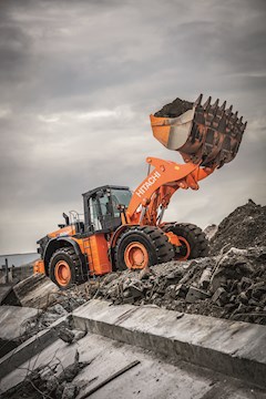 Kirby Smith - Hitachi ZW550-6